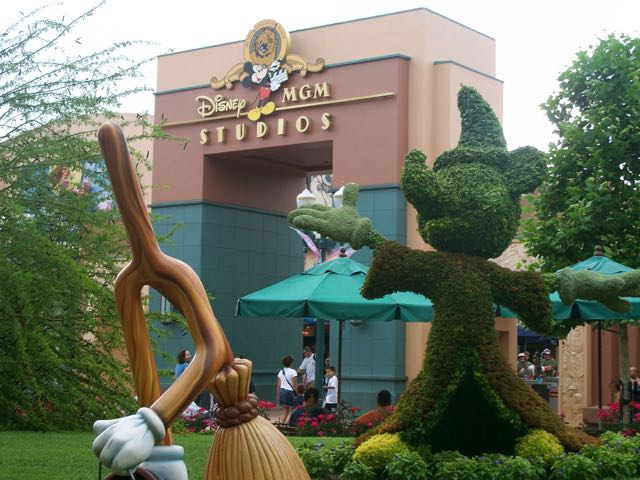 Disney-MGM Studios faced overwhelming crowds during its first year. Sometimes the parking lot closed before the stated opening time of the park. Photo by J. Jeff Kober.