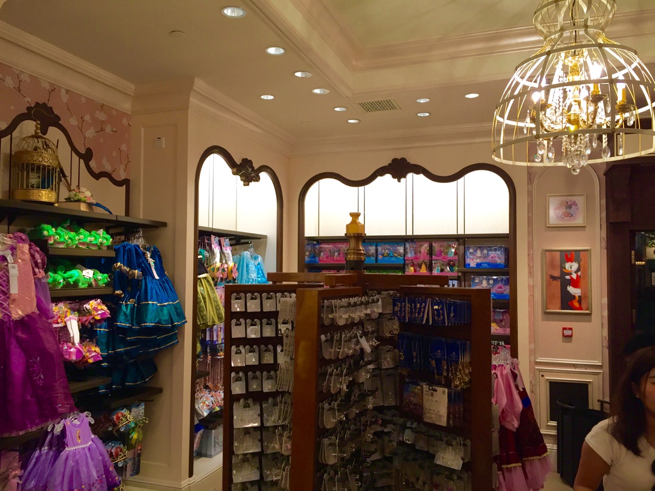 Shanghai Disney Retail