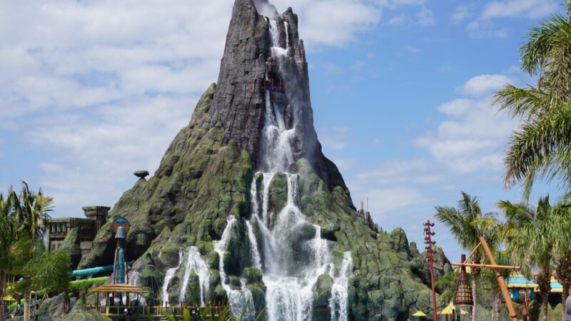 Volcano Bay Opens! The Competition Goes On!