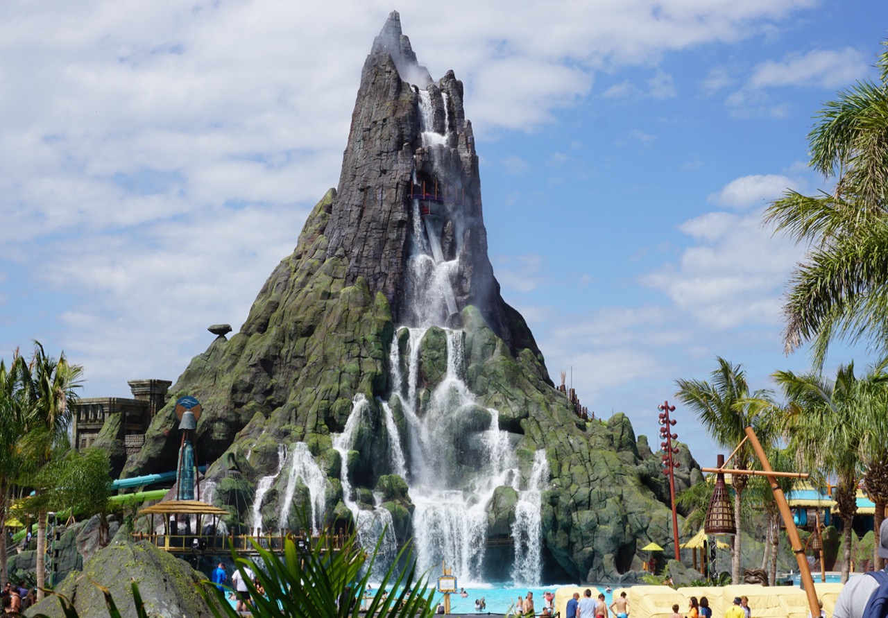 Volcano Bay Opens! The Competition Goes On! – Disney Insights