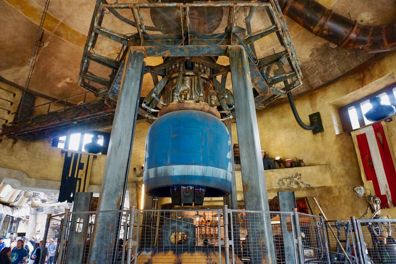 3 Imagineering Rules Galaxy’s Edge Breaks – Disney Insights