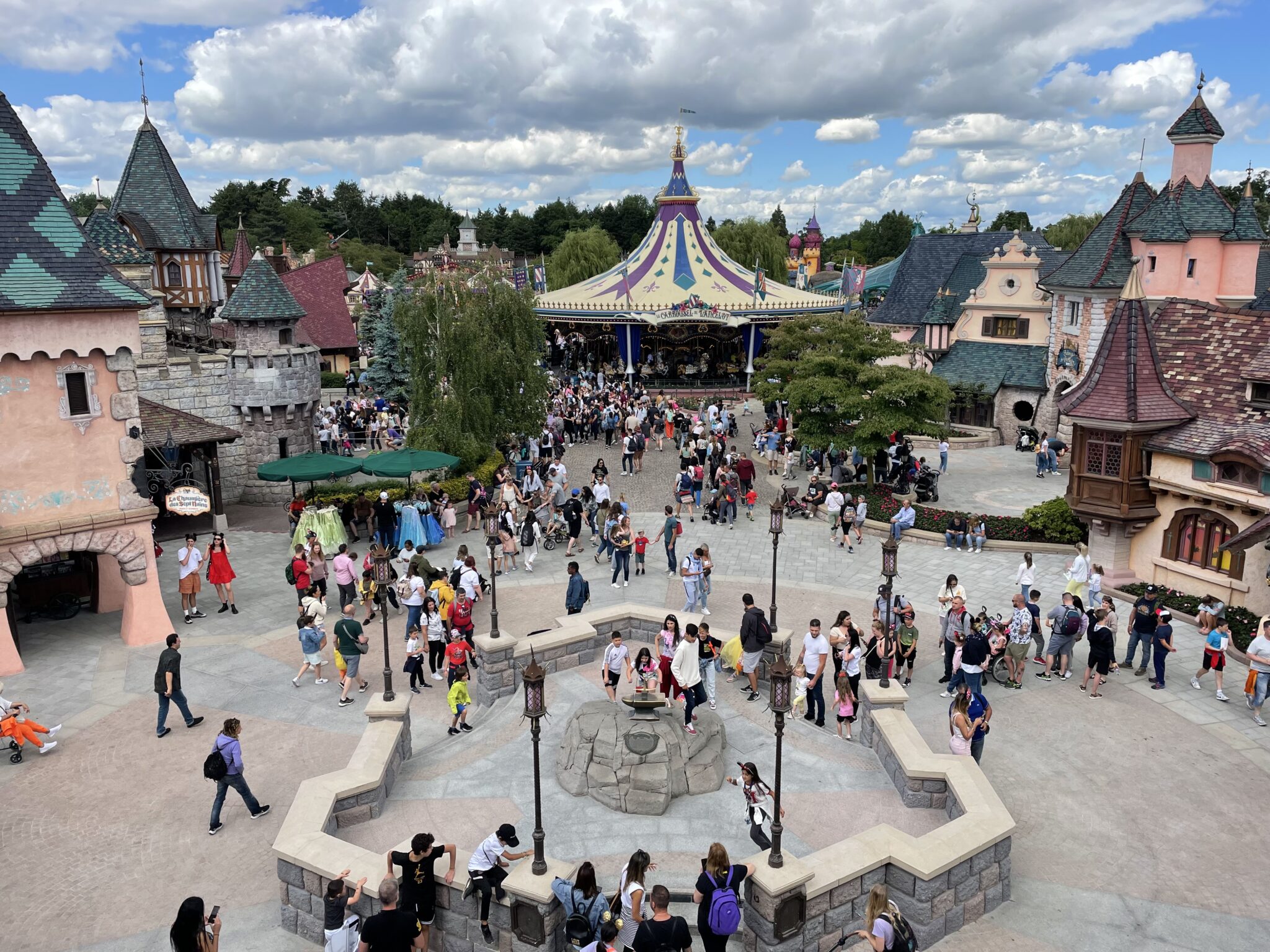 Sleeping Beauty Castle: Le Château de la Belle au Bois Dormant at Disneyland  Paris – Disney Insights